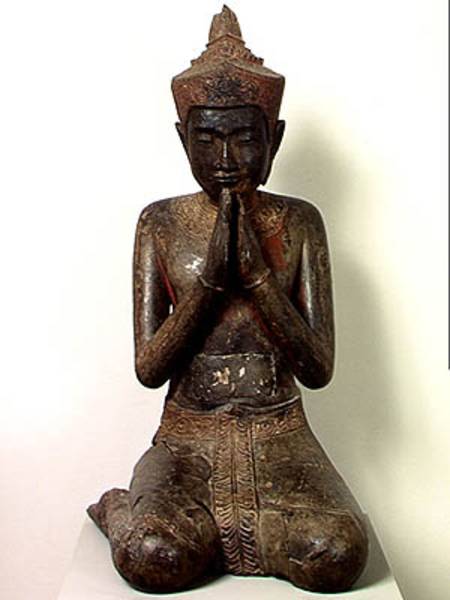 Praying kneeling figure, Angkor à Cambodgien