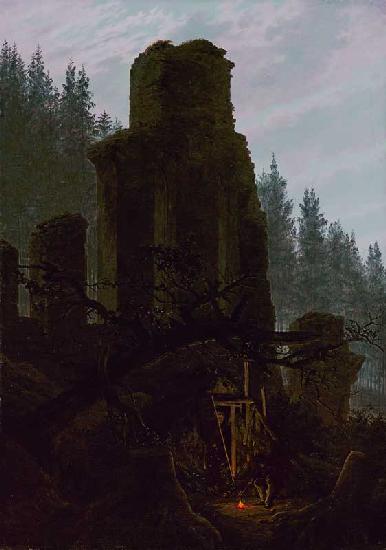 ruine d'église dans la forêt.