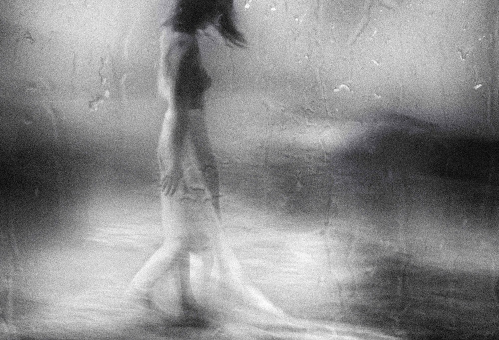 ...I met her sadly, in the lonely falling rain... à Charlaine Gerber