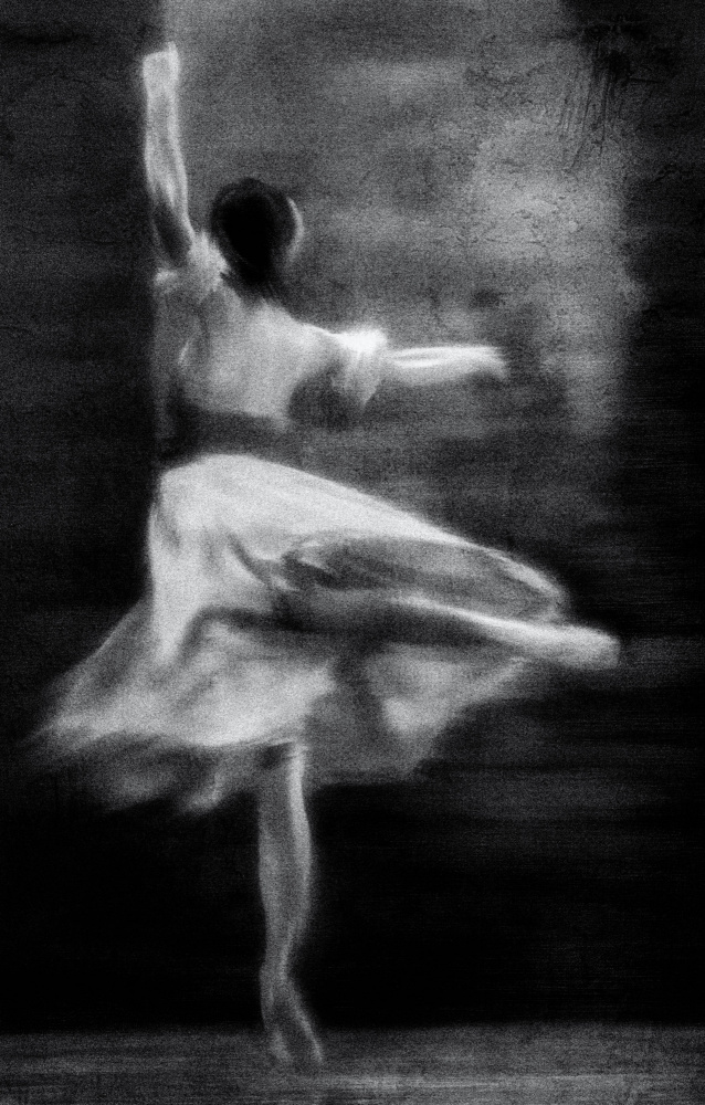 ...dancing for the audience... à Charlaine Gerber