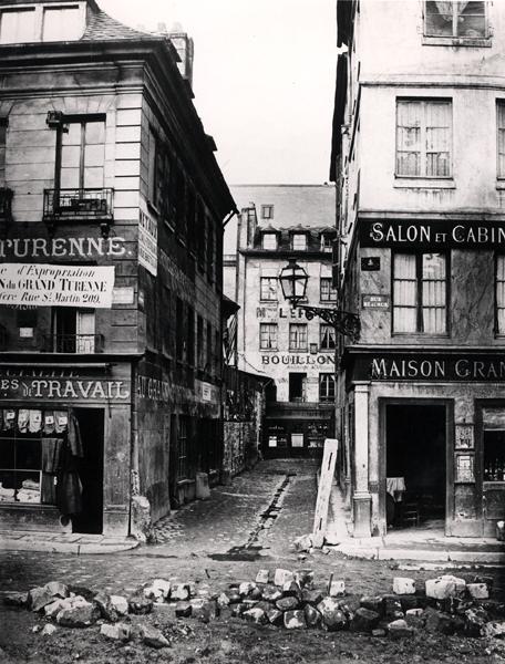 Paris 4 rue de Breteuil, view taken from rue Reaumur towards rue Vaucanson, 1858-78 (b/w photo)  à Charles Marville