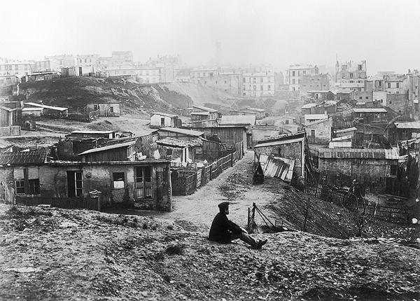 Rue Champlain, a group of huts, 1858-78 (b/w photo)  à Charles Marville
