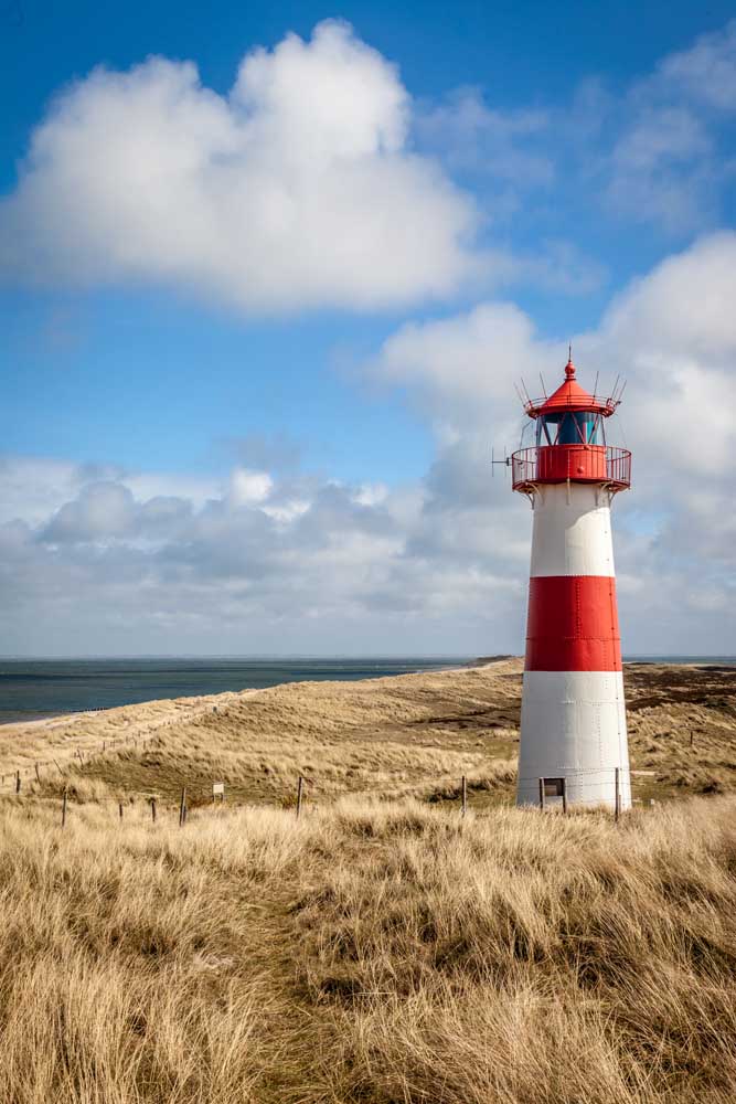 List-Ost lighthouse in the dunes on the Elbow Peninsula à Christian Müringer