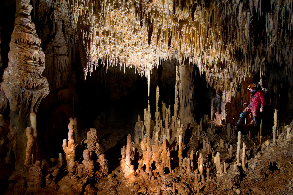 While crossing the Chamber of Candles à Christian Roustan (Kikroune)