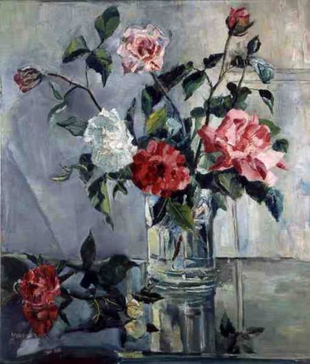 Roses on a Ledge in a Glass Vase à Countess Nora- Wydenbruck