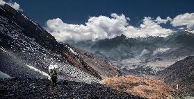 Delivery of refrigerator, Himalayas