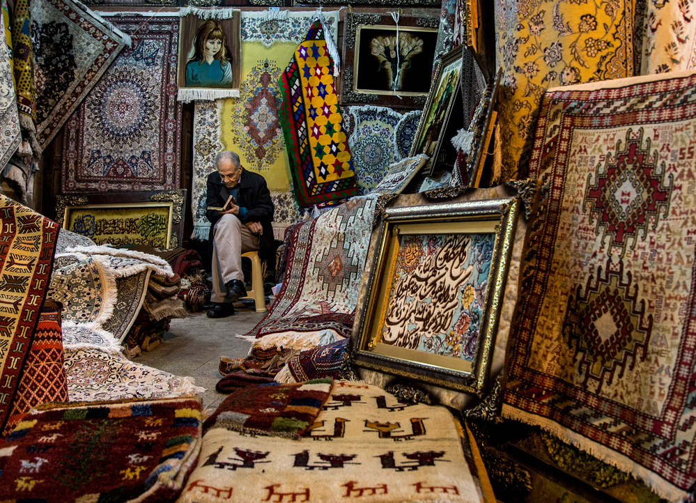 Carpet shop in Kerman, Iran à Dragan Tapshanov