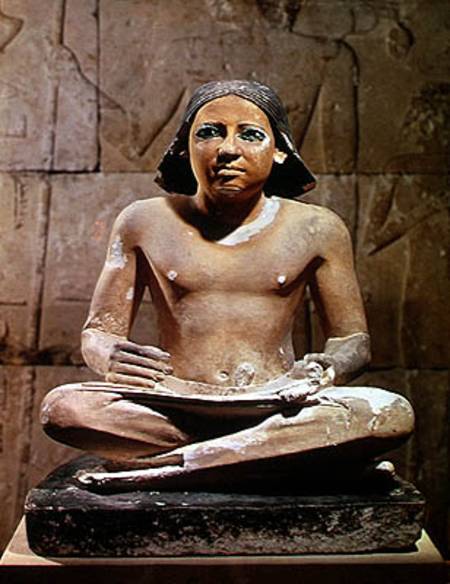 Scribe seated cross-legged holding a papyrus scroll, from Saqqara, Old Kingdom c.2475 BC à Egyptien