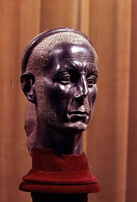 Head of a statue of a bearded priest with a starred diadem, thought to be a portrait bust of Julius à École égyptienne