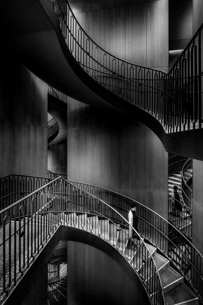 Space with spiral staircases à Eiji Yamamoto