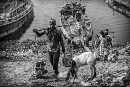 daliy life at Buriganga riverbank