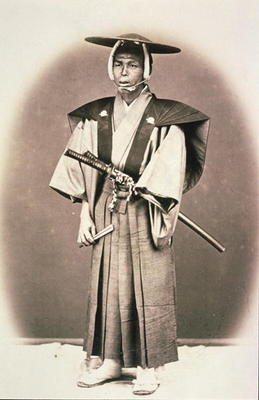 Japanese Court Official or Samurai, c.1870s (hand-coloured albumen print) à Photographe anglais, (19ème siècle)