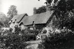 Anne Hathaway''s cottage (b/w photo) 