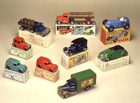 Collection of Minic cars, made by Lines Brothers, London, 1936-40 (tin) à Ecole anglaise, (20ème siècle)