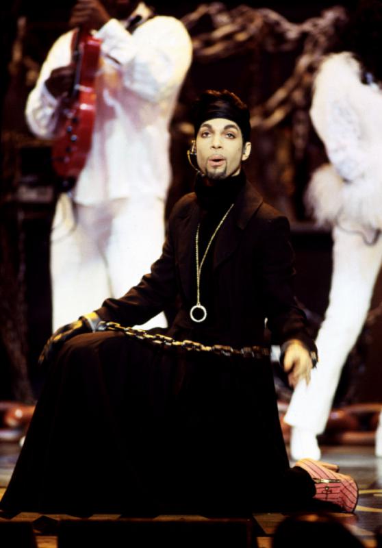 American Singer Prince on stage at the NAACP Image Awards à Photographies de Célébrités