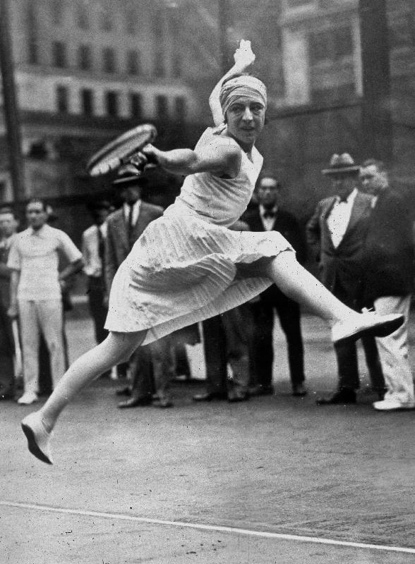 French tenniswoman Suzanne Lenglen here in New York à Photographies de Célébrités