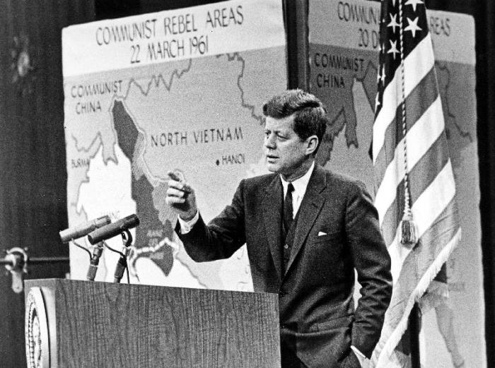 From the start of his administration, American President John Kennedy has held press conferences abo à Photographies de Célébrités