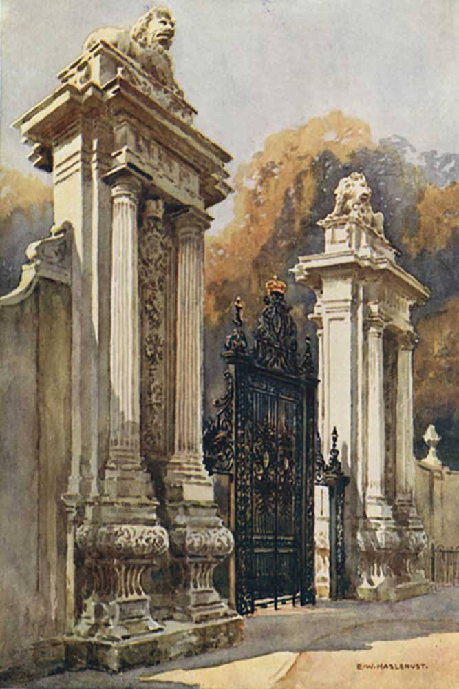 The Lion Gate à E.W. Haslehust