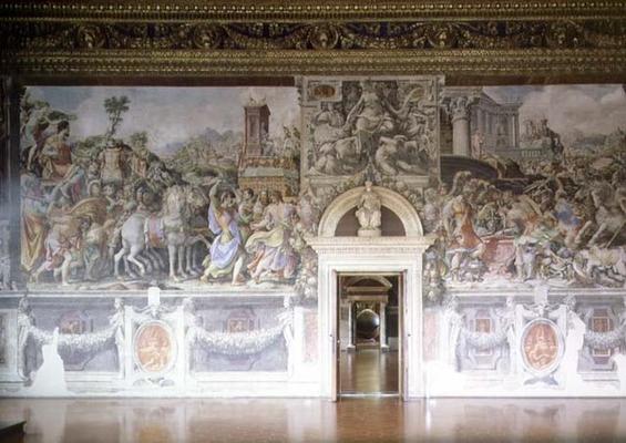 Wall in the Sala dell'Udienza with frescoes of The Triumph of Camillus and Camillus forbidding the W à Francesco de Rossi Salviati Cecchino