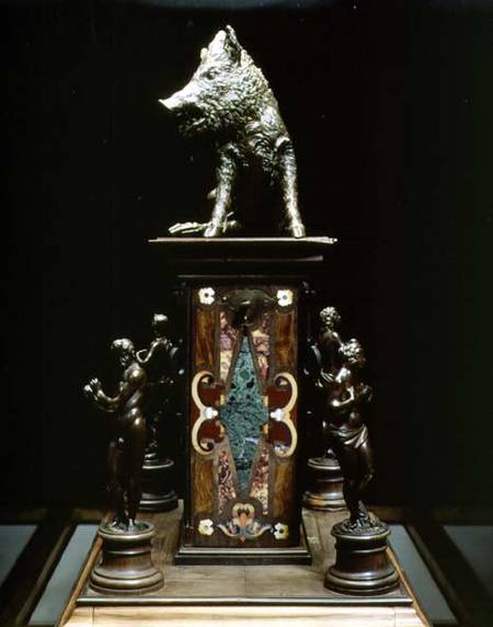 Statue of a wild boar on a pedestal of pietre dure with four allegorical figures à Francesco Giovanni Susini