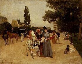 Promenieurs sur l'avenue Foch près de l'Arc de Triomphe, Paris.