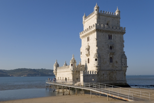 The Torre de Belem, built c.1514 (photo) (see also 237479, 237481 & 237483)  à 