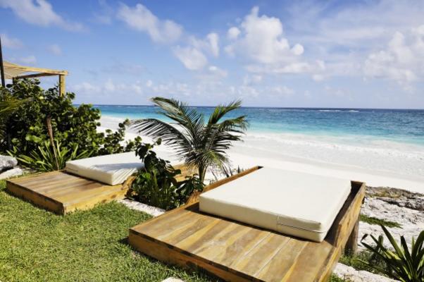 terrace of a cabana à Franck Camhi