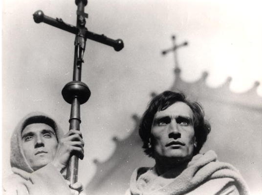 Antonin Artaud (1896-1948) in the film 'The Passion of Joan of Arc' by Carl Theodor Dreyer (1889-196 à Photographe français (20ème siècle)