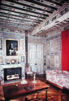 Interior of a bedroom painted with the arms of the Viole family