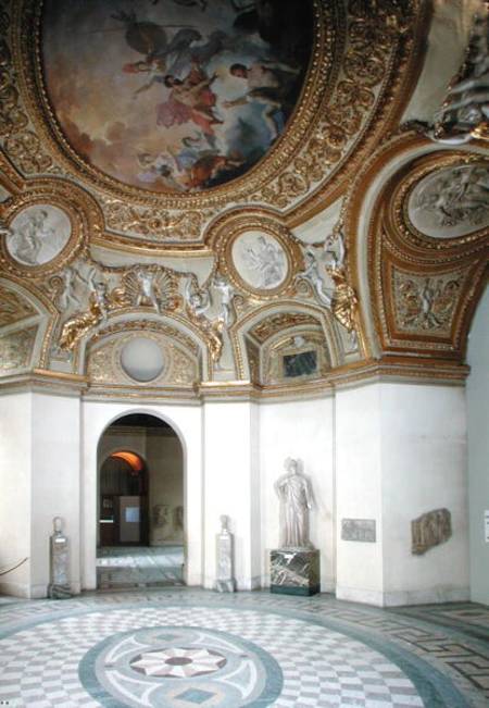 View of the Mars Rotunda with stucco figures by Michel Anguier (1612-86) (photo) à École française