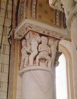 Monstrous figures, column capital (stone) à Ecole Française, (11ème siècle)