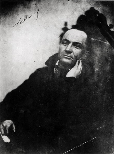 Charles Baudelaire (1821-67) seated in a Louis XIII armchair, 1855 (b/w photo)  à Gaspard Felix Tournachon Nadar