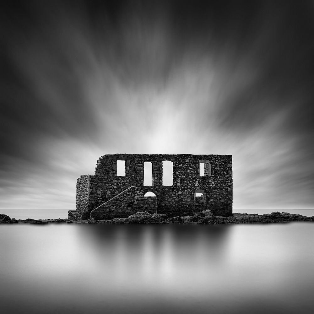 House of Ghosts à George Digalakis