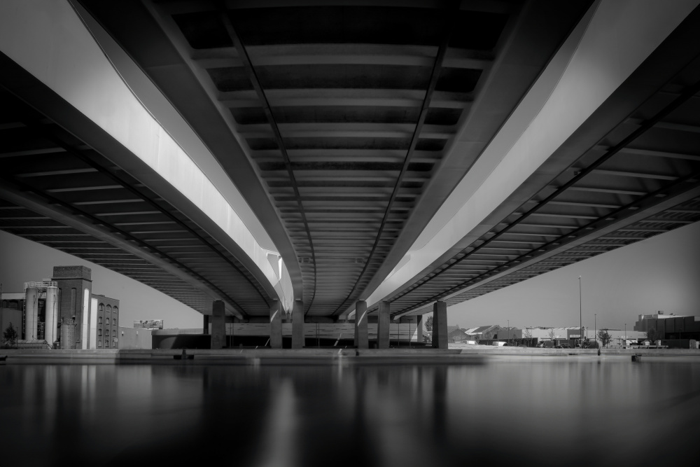 Under the Bridge à Gerard Valckx