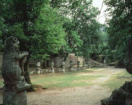 View of the Xisto with heraldic bears and acorns, from the Parco dei Mostri (Monster Park) gardens l à Giacomo Barozzi  da Vignola