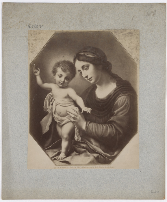 Florence: Pitti Palace: Madonna with the Fabrics of Carlo Dolci, No. 2970 à Giacomo Brogi