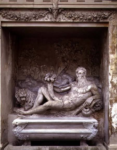 The Nymphaeum, detail of a statue of a river god within a niche holding a cornucopia, designed à Giacomo Vignola & Bartolomeo Ammannati
