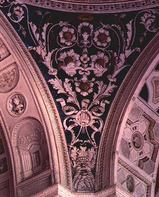 The loggia, detail of a spandrel in the vault decorated with floral reliefs, 1520's (stucco) à Giovanni da Udine