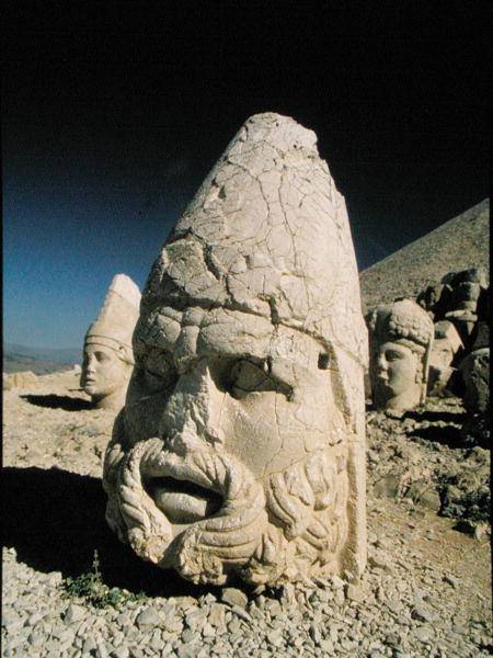 Head of Zeus-Oromandes (photo) à Art Grec