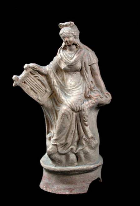 Statuette of Erato seated, from Myrina, Turkey à Art Grec