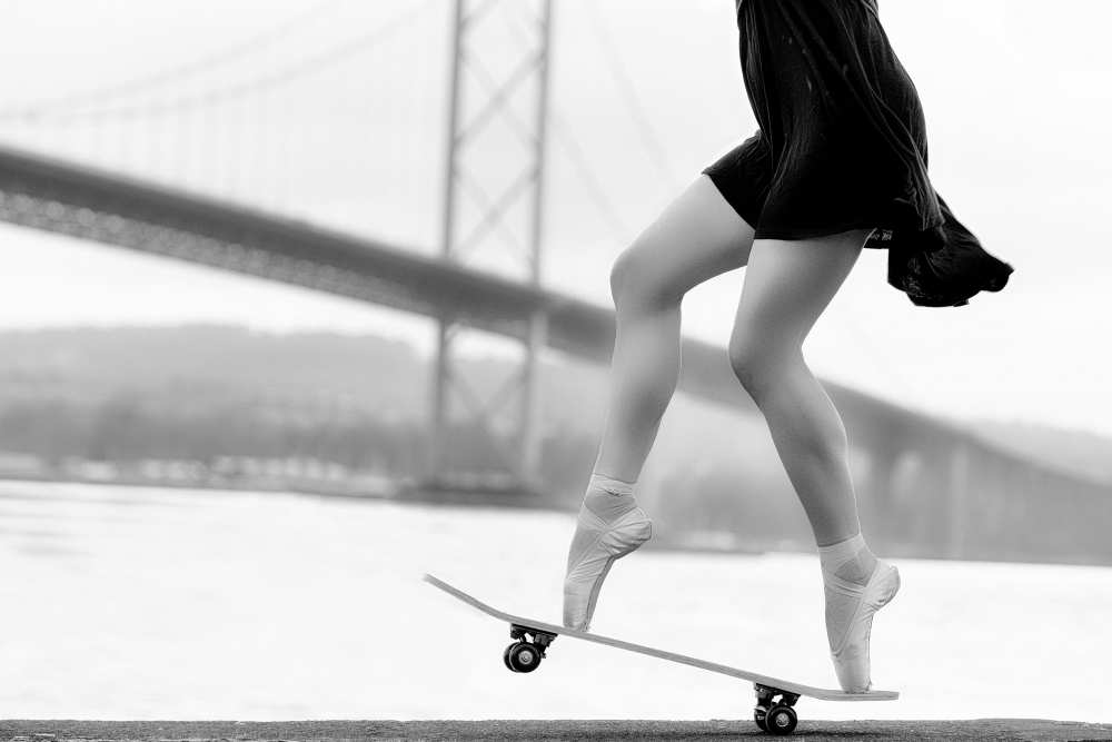 Skater Girl à Howard Ashton-Jones