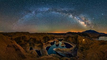 Milky way over Reflection Canyon