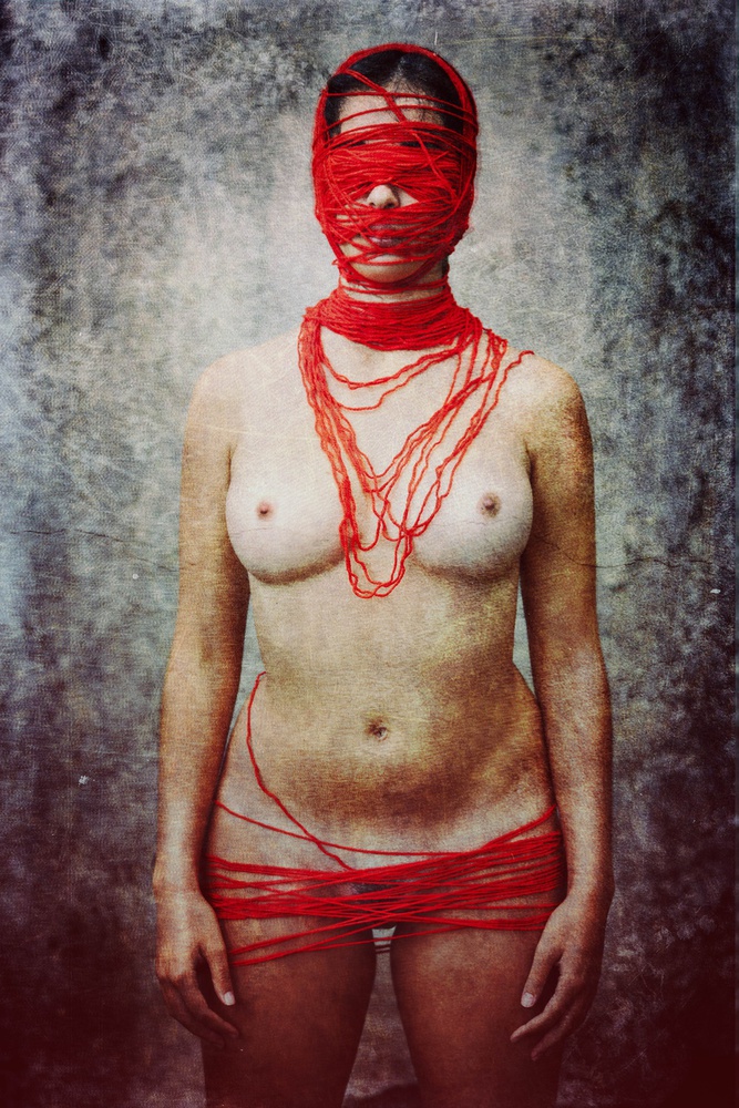 The thin red rope III à Igor Genovesi