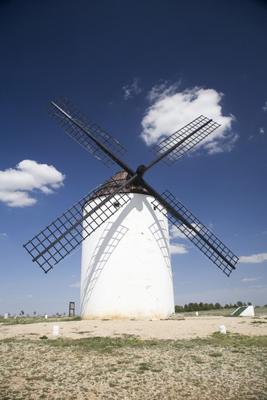 spanish mill with cloud à Iñigo Quintanilla