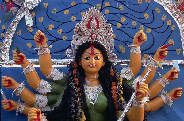 Statue of the Goddess Durga from the Durga Pooja Festival, Calcutta (photo)  à École indienne