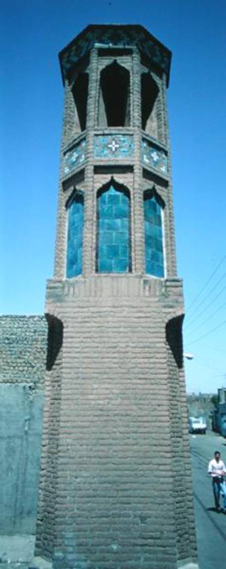 The badgir (wind-catching tower) of the Hajj Kazem Cistern à École iranienne