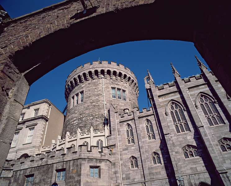 Dublin Castle, the Record Tower (photo)  à École irlandaise