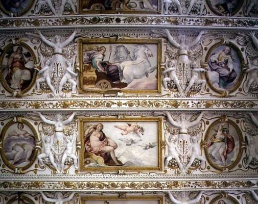 The first floor hall, detail of mythological figures, ceiling decoration, 1568 à École italienne (16ème siècle)