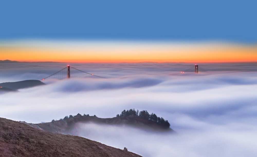 The Golden Gate Bridge in the Fog à Jenny Qiu