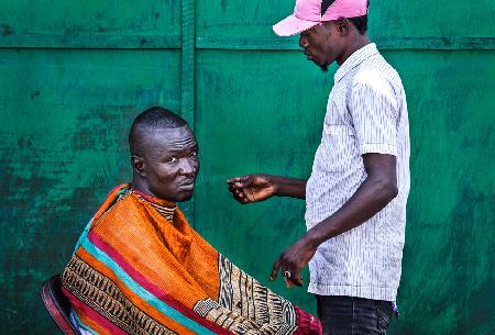 At the hairdesser in the streets of Accra - Ghana